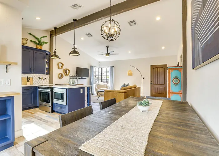 1 Mi To Grand Ave: Modern W/ Spacious Yard!