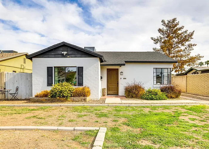 Сasa de vacaciones 1 Mi To Grand Ave: Modern W/ Spacious Yard! Phoenix