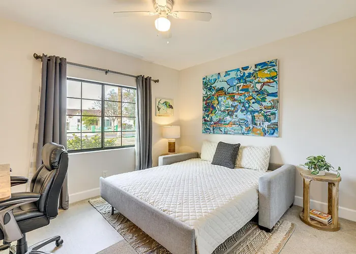 1 Mi To Grand Ave: Modern W/ Spacious Yard!